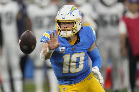 Justin Herbert needs to play better in late-game situations if Chargers want to turn season around